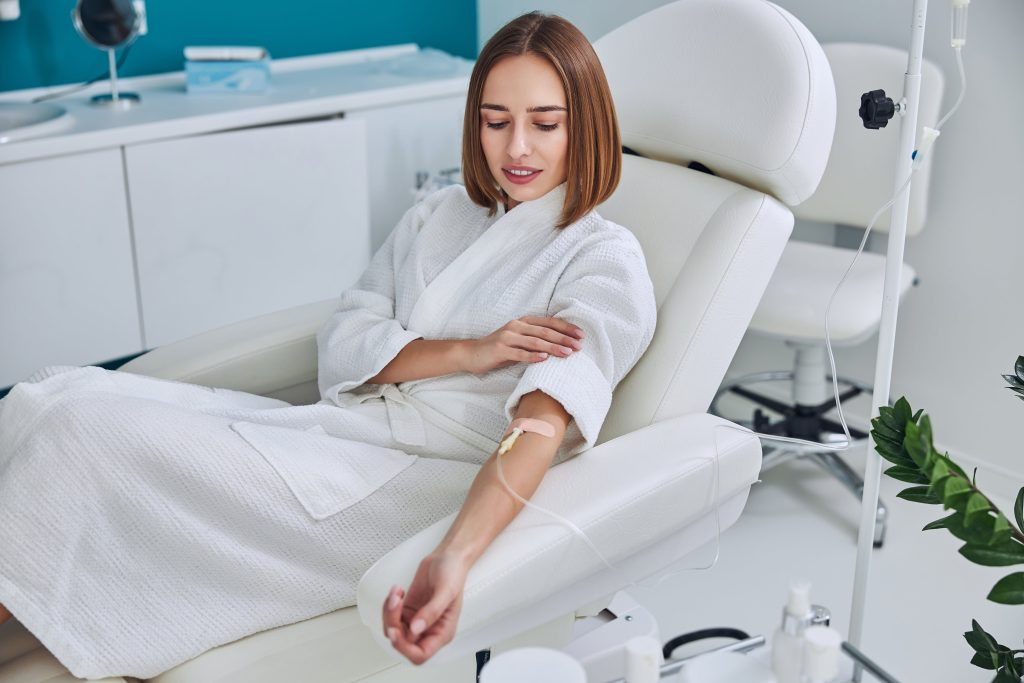 Gluta IV Drip in Abu Dhabi: Brighten Your Skin From Within