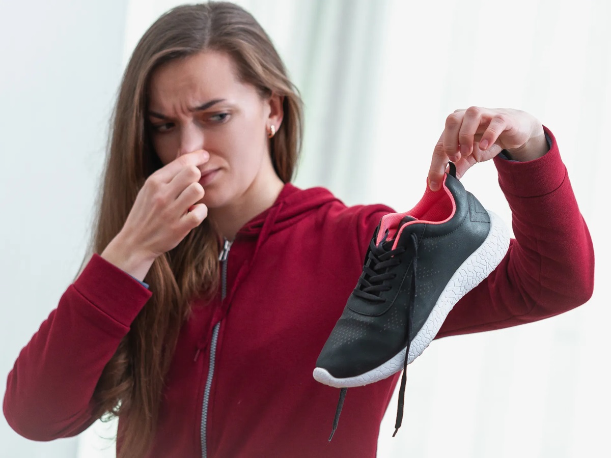 How To Remove Odor From Shoes