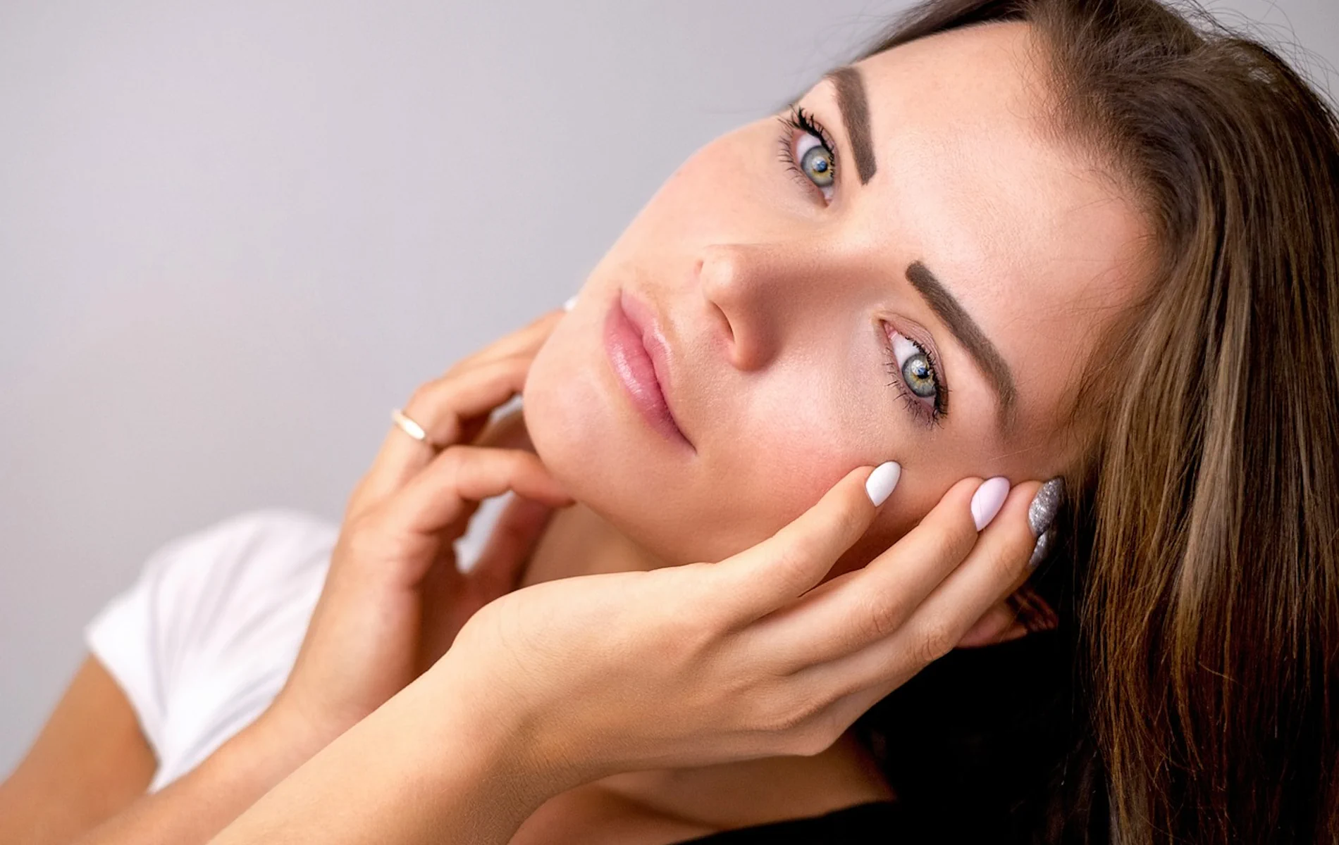 The Best Aesthetic Clinics in Dubai for Non-Surgical Facial Rejuvenation with Profhilo