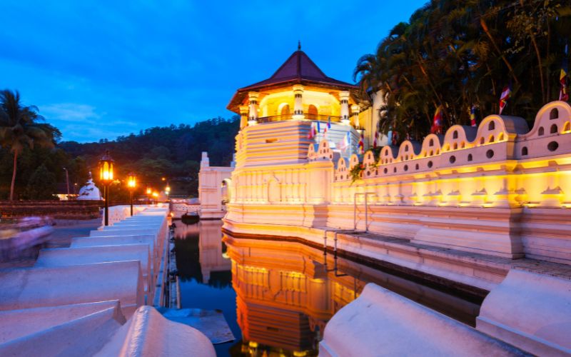 Iconic Temples in Sri Lanka