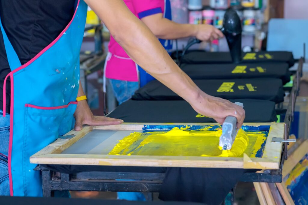  How Does Screen Printing Deliver Vibrant and Durable Designs?