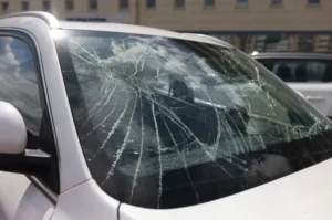 Mobile vs. In-Shop Windshield Replacement: What’s the Difference?