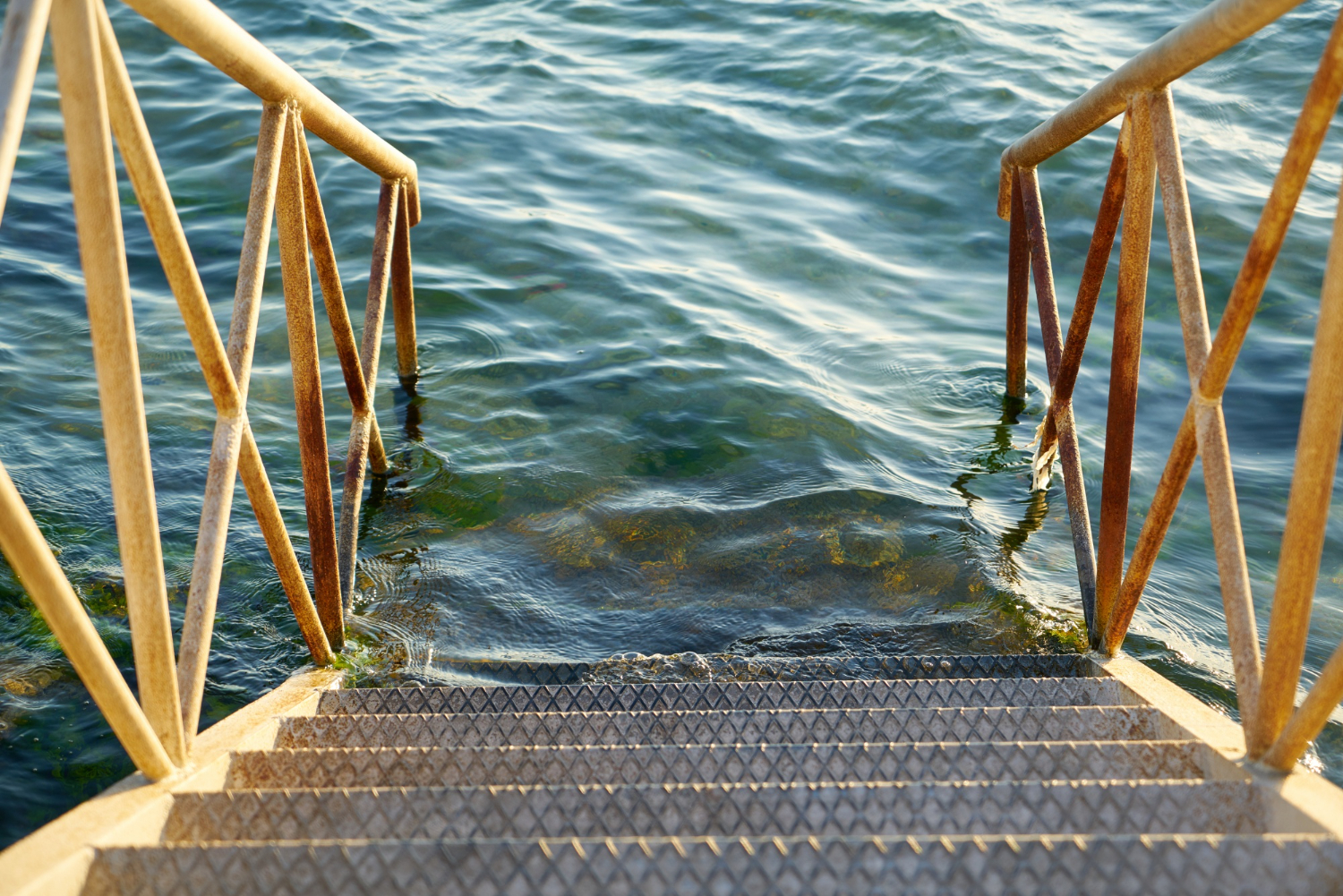 High-Quality Dock Ladder Flip-Ups Available in Hartwell GA for Water Enthusiasts