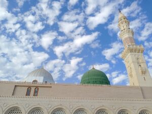 5 Reasons to Book Your Umrah Package Early for 2025