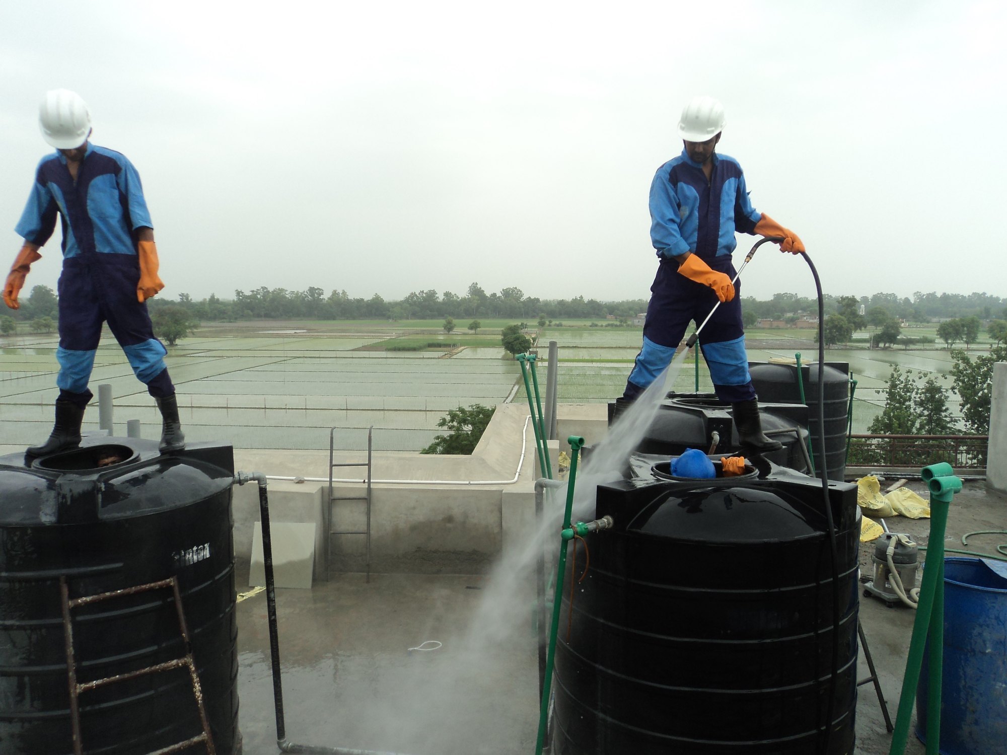 water tank cleaning services in dubai