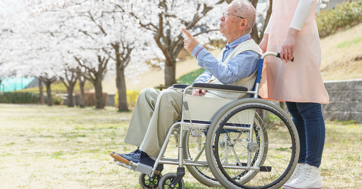 How a Lightweight Travel Wheelchair Improves Independence for Seniors and Frequent Travelers