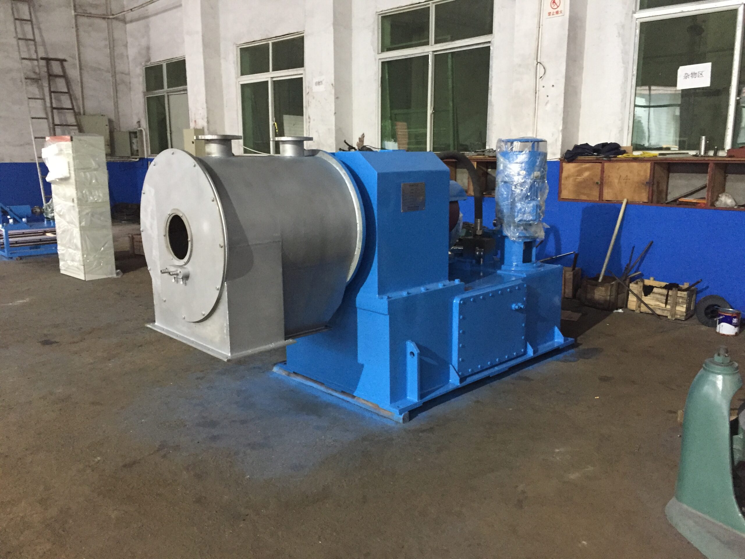 HR two stage pusher centrifuge