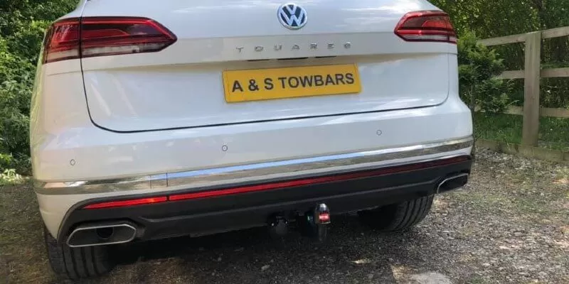 types-of-towbars-landscape-800x400-c-center Behind the Scenes of a Professional Towbar Fitting