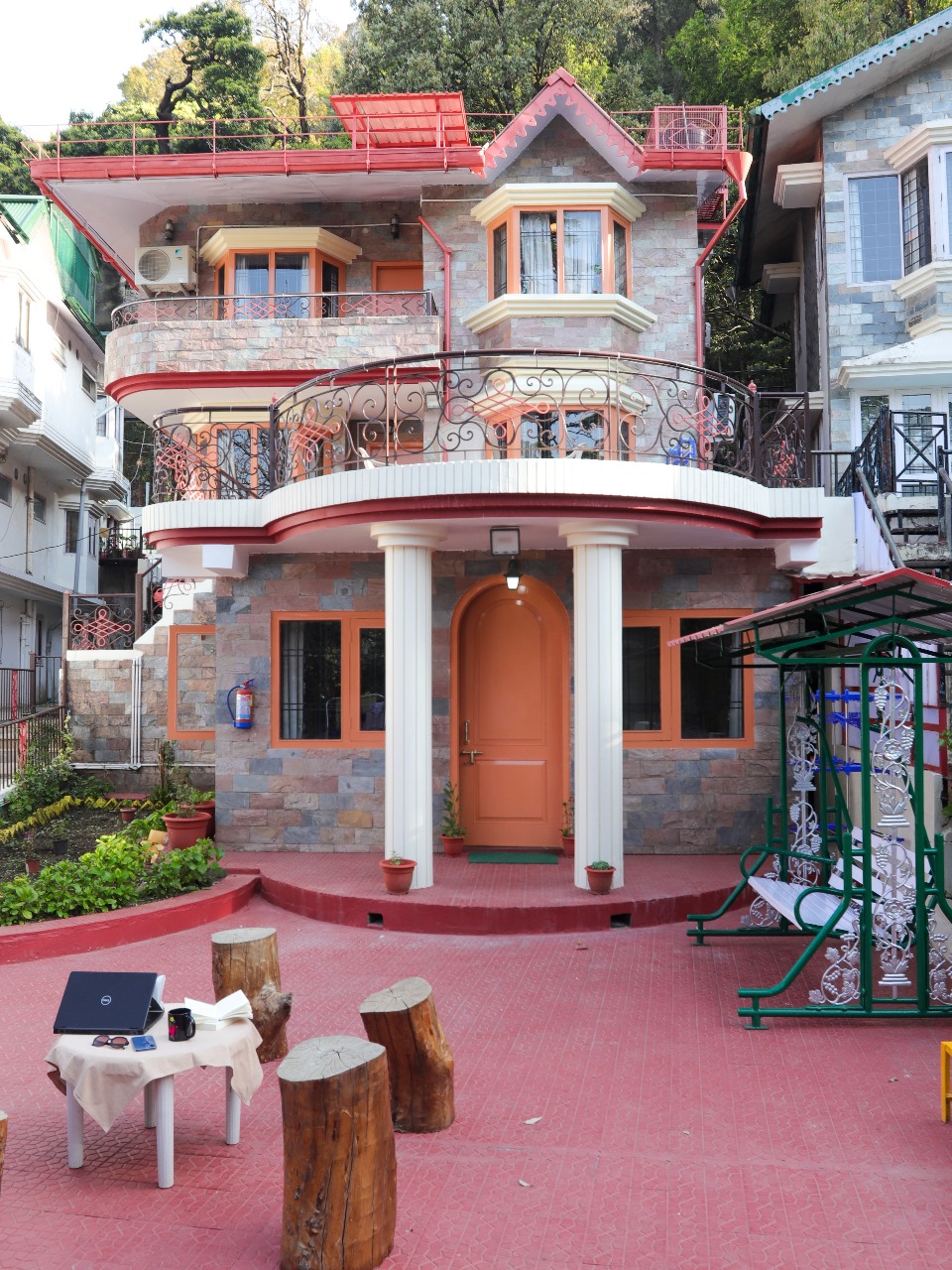 Hill View Homestay in Nainital
