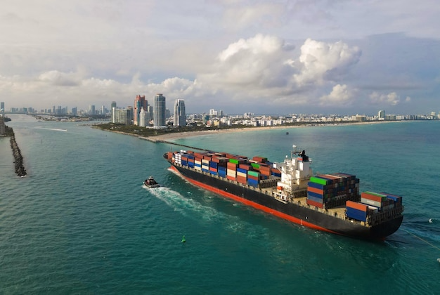 shipping company in dubai