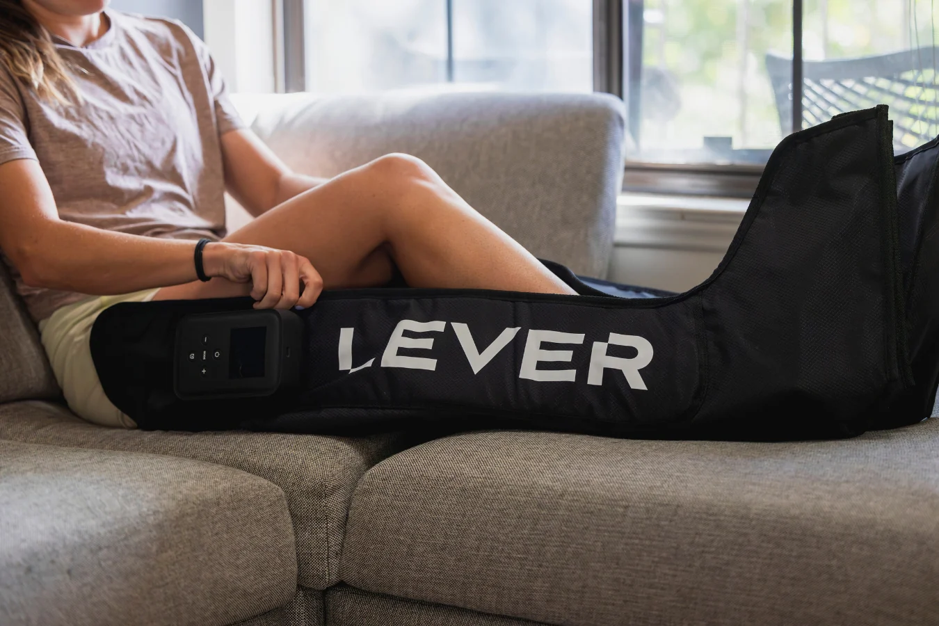 What conditions can benefit from leg compression therapy?