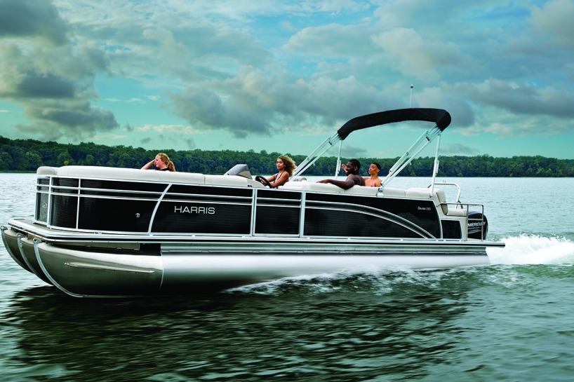 What Activities Make Lake Boat Rentals More Enjoyable