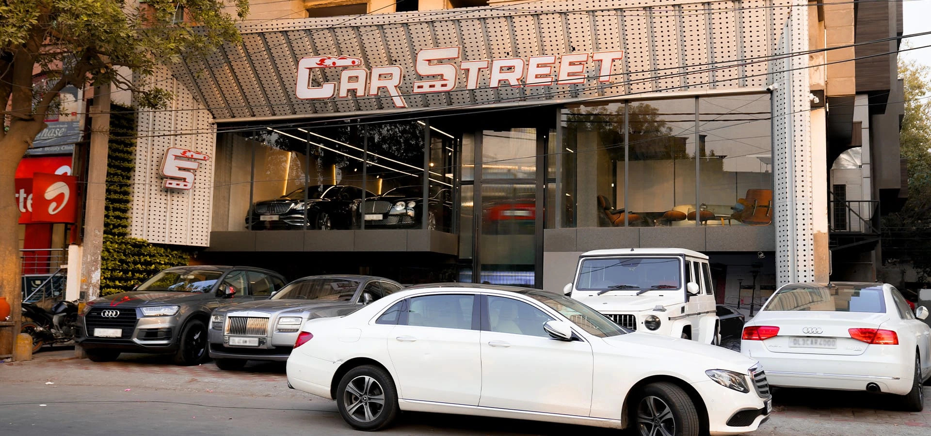 Best Used Car Dealers in Delhi