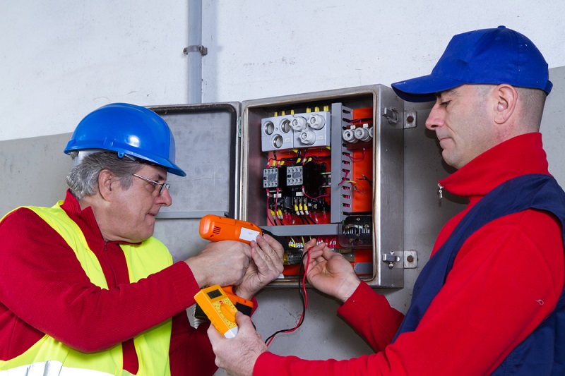 Electrician_- The Evolution and Advancements in Electrician Technology