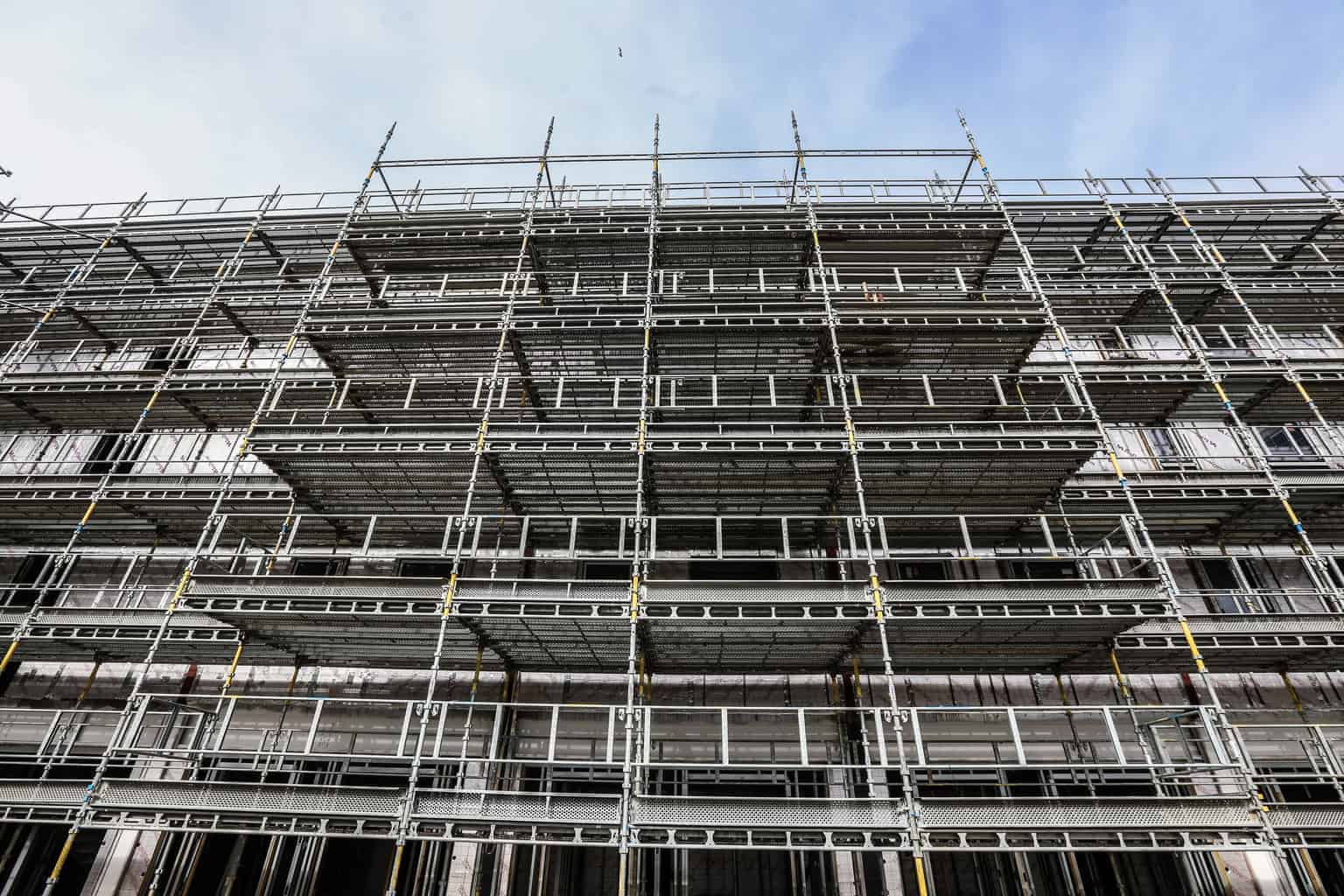 Explore the features, benefits, and installation of Haki Loading Towers in Durham with guidance from scaffolders durham. Learn how they enhance safety and efficiency.