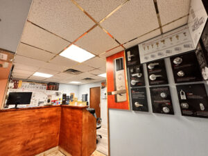 commercial door lock installation