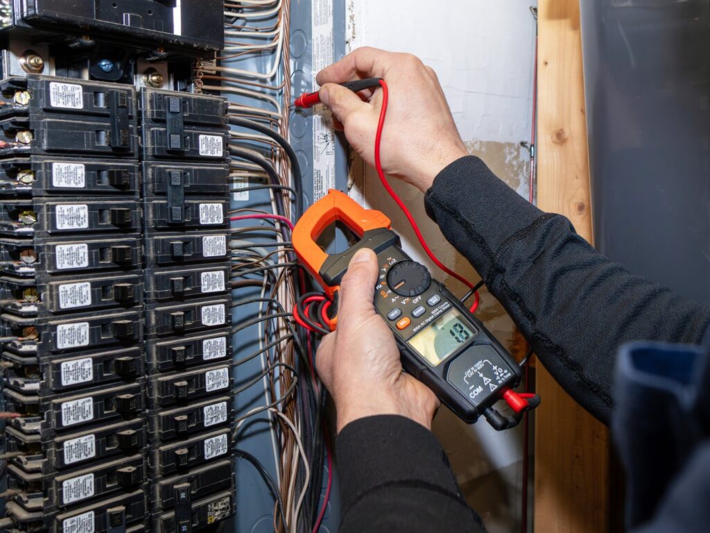 ele2-1024x768 Why Brooklyn Homeowners Should Always Work with a Licensed Electrician